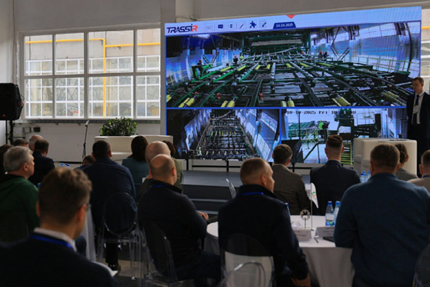 Изображение выглядит как человек, одежда, люди, работа
Содержимое, созданное искусственным интеллектом, может быть неверным.