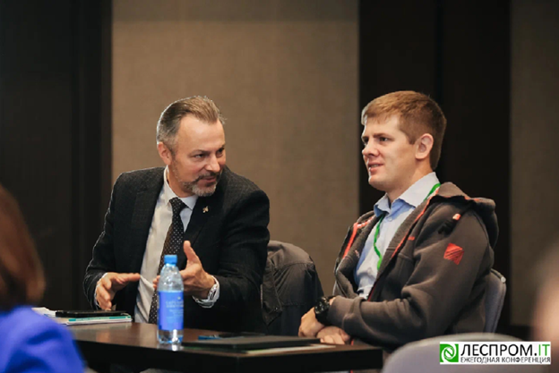 Изображение выглядит как Человеческое лицо, одежда, человек, костюм
Содержимое, созданное искусственным интеллектом, может быть неверным.