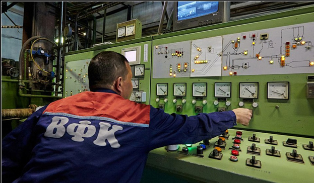 Изображение выглядит как человек, одежда, в помещении, машина
Содержимое, созданное искусственным интеллектом, может быть неверным.