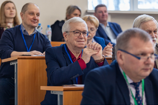 Изображение выглядит как Человеческое лицо, одежда, человек, очки

Содержимое, созданное искусственным интеллектом, может быть неверным.