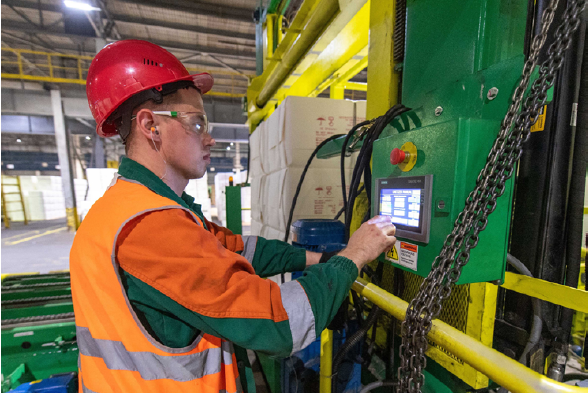 Изображение выглядит как одежда, человек, Синий воротничок, спецодежда

Содержимое, созданное искусственным интеллектом, может быть неверным.