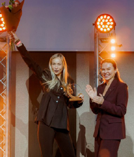 Изображение выглядит как одежда, человек, стена, Человеческое лицо
Содержимое, созданное искусственным интеллектом, может быть неверным.