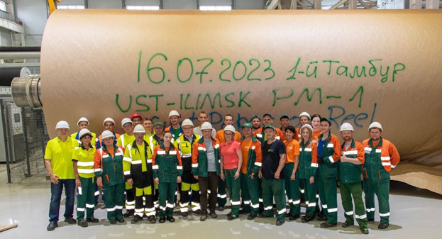 Изображение выглядит как одежда, человек, группа, обувь

Содержимое, созданное искусственным интеллектом, может быть неверным.